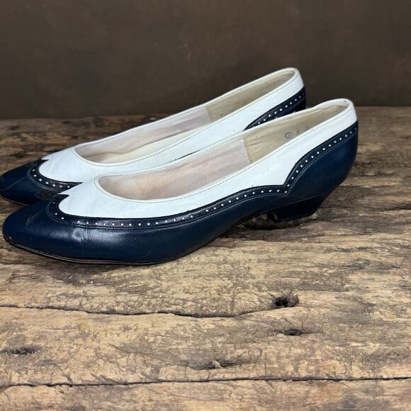 Vintage Red Cross Two-Tone Comfort Flats / Low Heels Women’s (Navy + Ivory) 6AA - Picture 5 of 11
